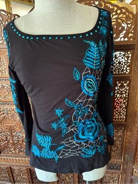 Vintage ‘Vintage Collection’ Long-Sleeve Embroidered Floral Tee